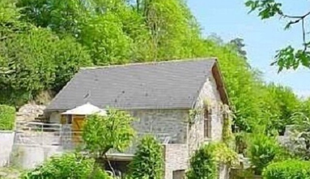 Nice cottage quietly located in Clecy (Swiss Normandy) from 250 eur