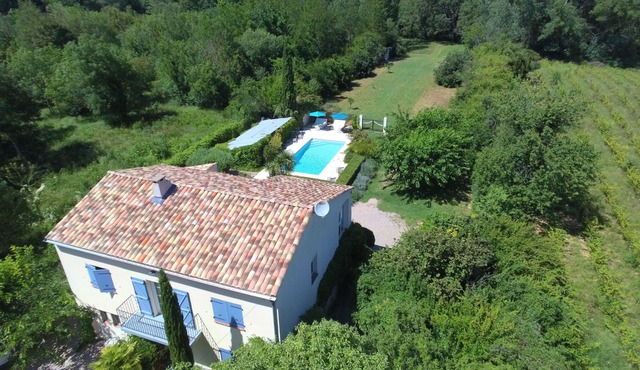 Nice country house Longo Maï with swimming pool and private canoes on the river