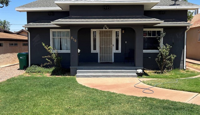 Nice Cozy 2 Bedroom 1bath house Close to DT Winslow