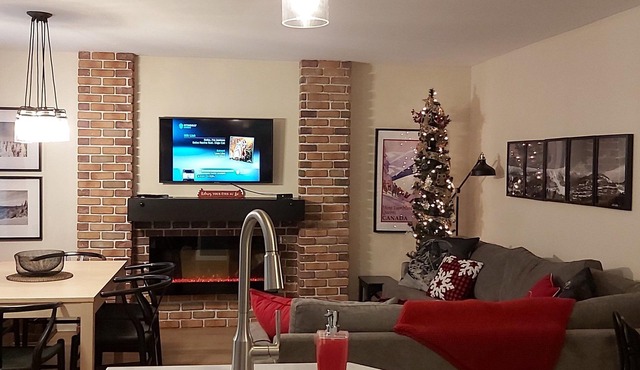 *NICE & COZY *TREMBLANT PEDESTRIAN VILLAGE*SKI IN/SKI OUT*WIFI*PARKING