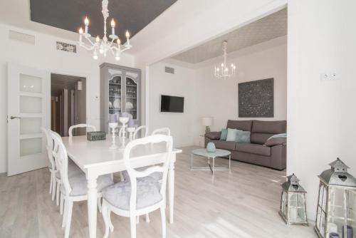 Nice, Cozy, UP TO 6, FCB stadium, free parking