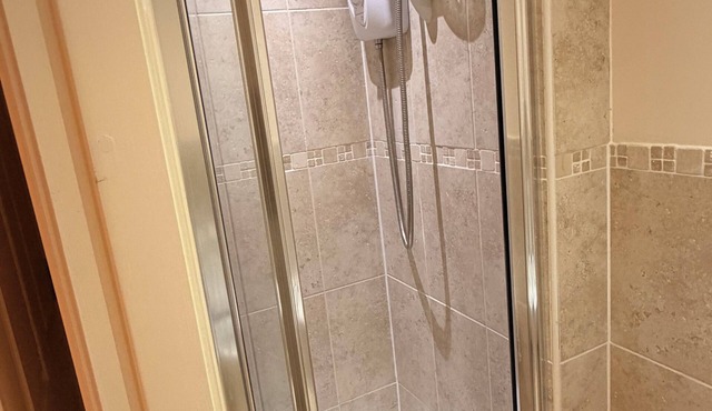 Nice Ensuite in Reading