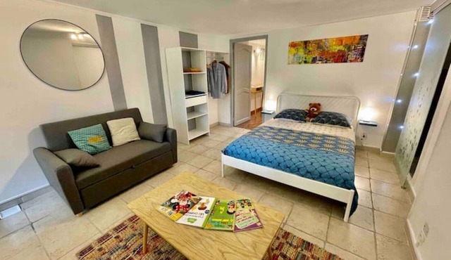 Nice F2 near train station, Arena with private terrace