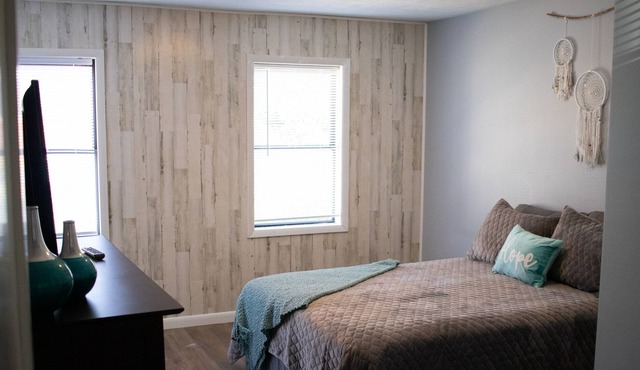 Nice family size apartment with a patio and 10 min to the theme park.