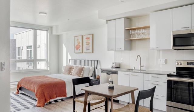 Nice First Hill studio w/Gym & BBQ, nr park, by Blueground