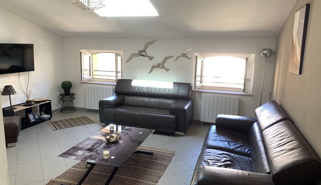 Nice flat 2 bedrooms 2 bathrooms 75m2 4* historic center of Toulon