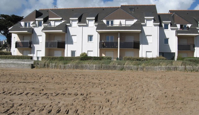 Nice flat. 2 rooms, 2 adults 2 children, 20 meters from the beach, balcony, park