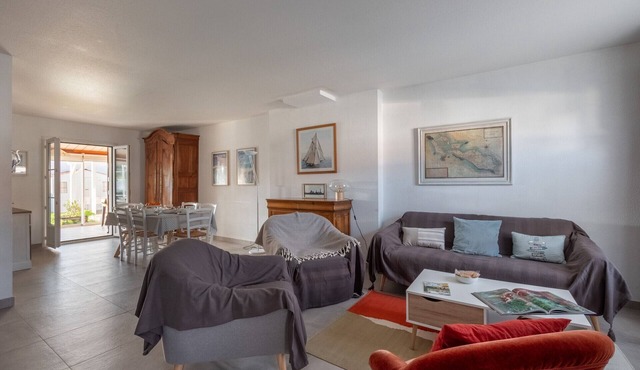 Nice family house for 6 , St Clément des Baleines