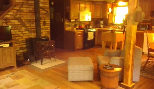 NICE FULLY FURNISHED QUIET ADIRONDACK CAMP "UNCAS ROAD CABIN IN THE FOREST"