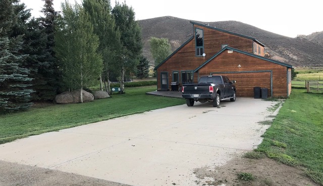 Nice Gunnison Getaway