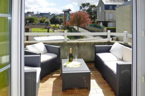 Nice holiday apartment 20 m from the beach, Arromanches-les-Bains