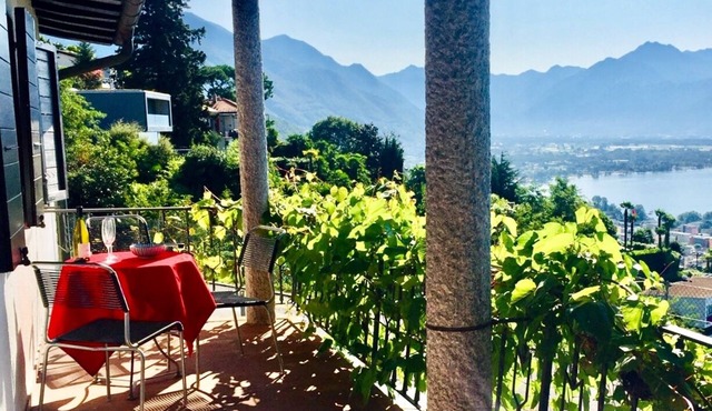 Nice holiday home with pool, garden & terrace, quiet location + wonderful view