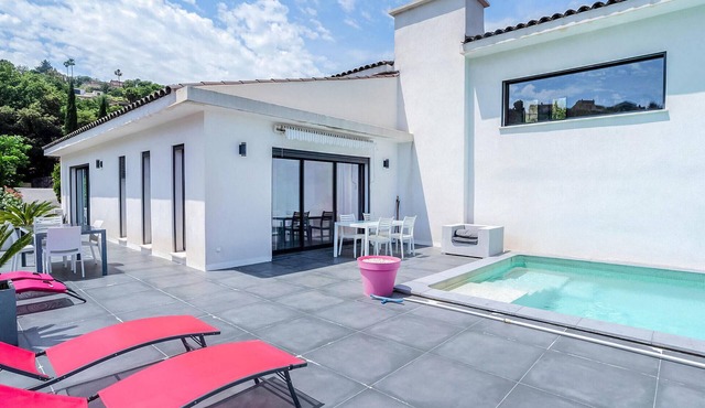 Nice home in Les Adrets-de-l'Estére