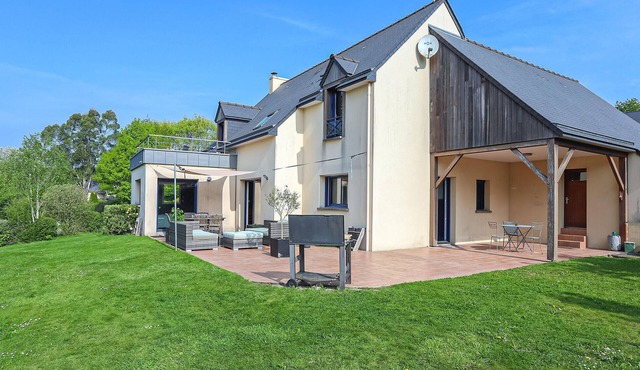 Nice home in Montreuil-Sous-Pérouse