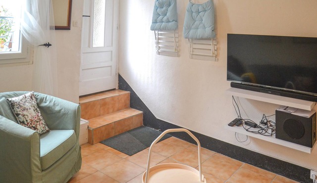 Nice home in Saint-Gervais-sur-Mare