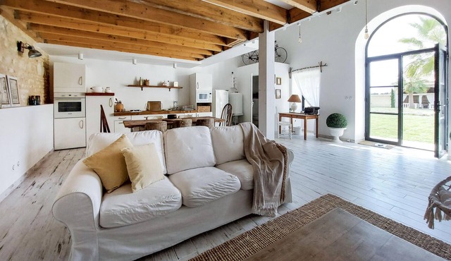 Nice home in Saint-Julien-de-l'Esca