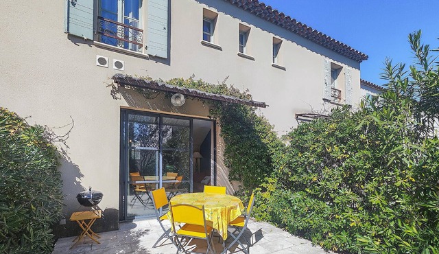 Nice home in St.Laurent-de-la-Cabr. with WiFi