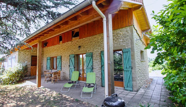 Nice home in Saint Martin d'Aout with swimming pool