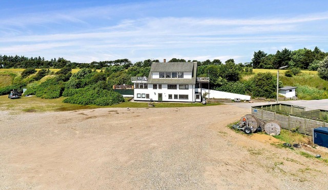 Nice home in øster assels