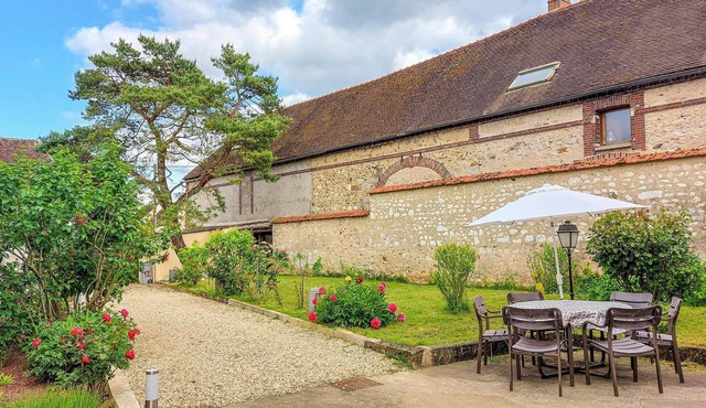 Nice home in étigny with WiFi