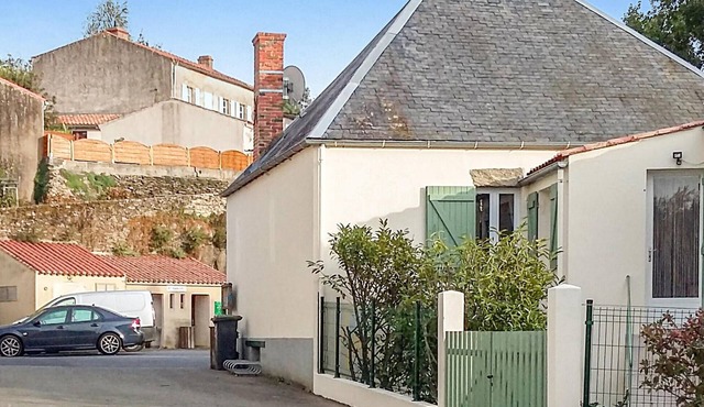 Nice home in Apremont with WiFi