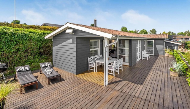 Nice home in Augustenborg with sauna