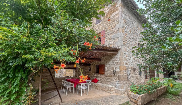 Nice home in Barjac with WiFi