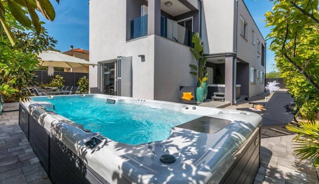 Nice home in Biograd with heated swimming pool