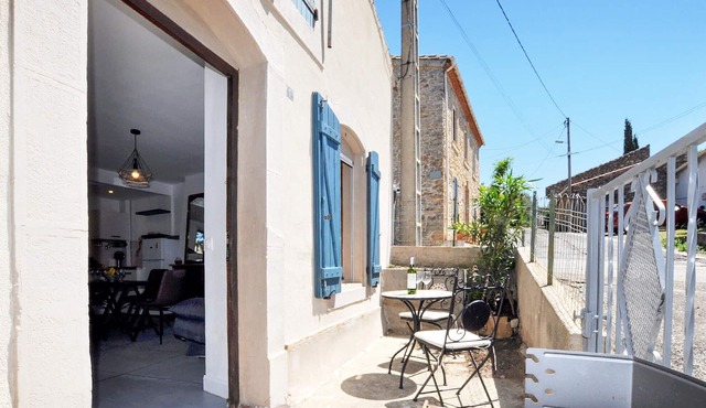 Nice home in Bizanet with kitchen