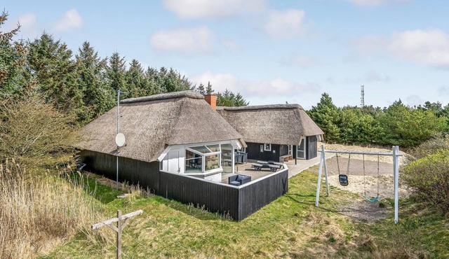 Nice home in Blåvand with sauna