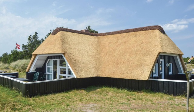 Nice home in Blåvand with sauna