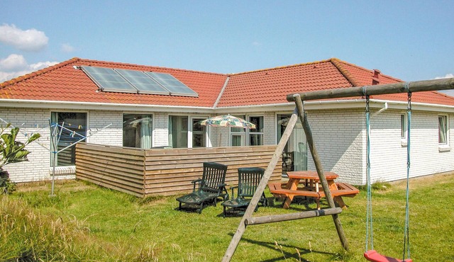 Nice home in Blokhus with sauna