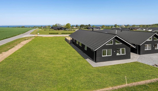 Nice home in Bogense with WiFi