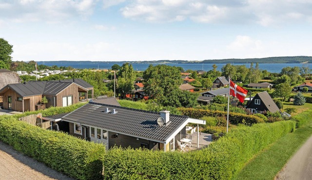 Nice home in Børkop with WiFi