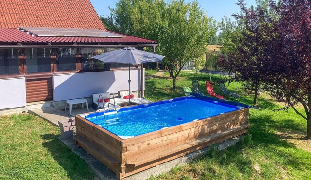 Nice home in Bratina with WiFi