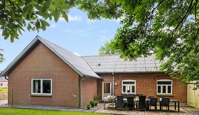 Nice home in Bredebro with WiFi