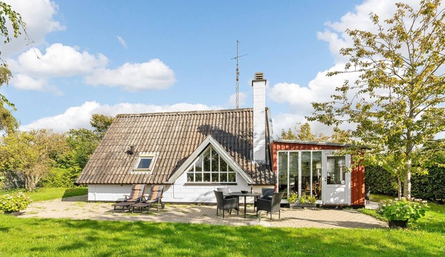 Nice home in Brenderup Fyn with kitchen