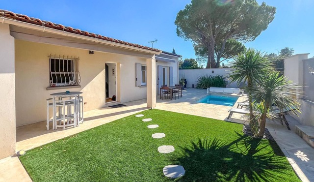 Nice home in Cabannes