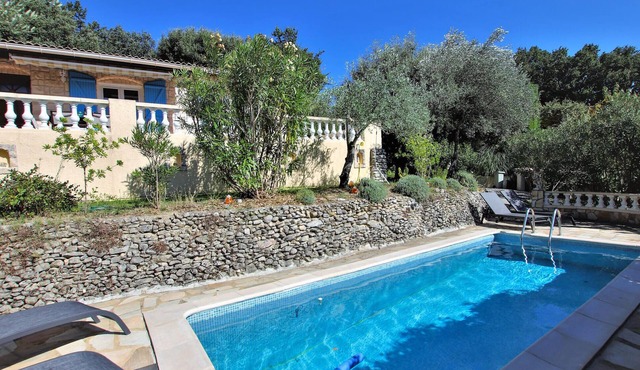 Nice home in Colonzelle with private swimming pool, can be inside or outside