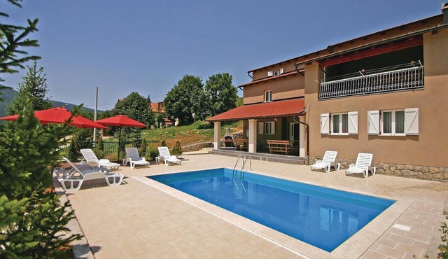 Nice home in Crni Kal