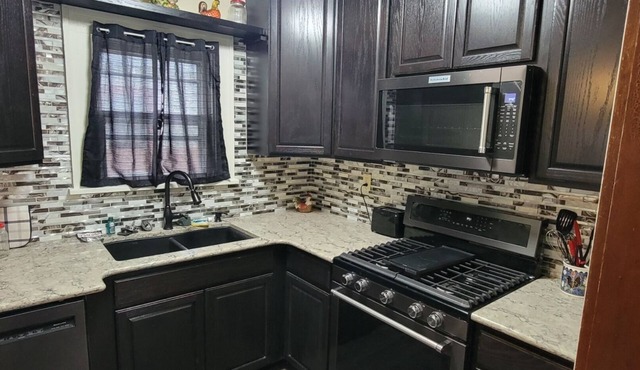 Nice home in downtown 1 block from theater