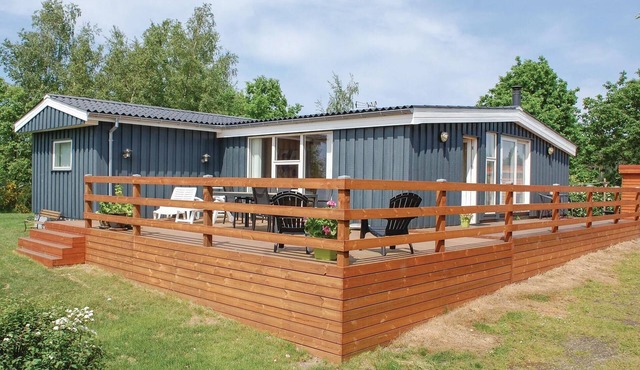 Nice home in Ebeltoft with WiFi