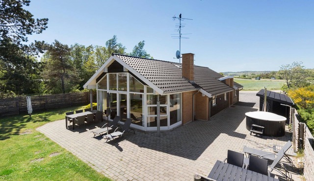 Nice home in Ebeltoft with sauna