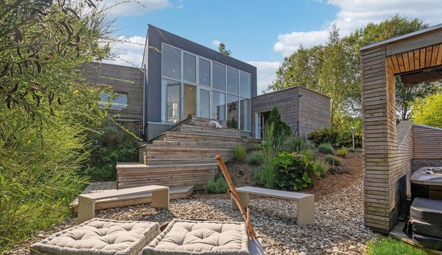 Nice home in Ebeltoft with kitchen