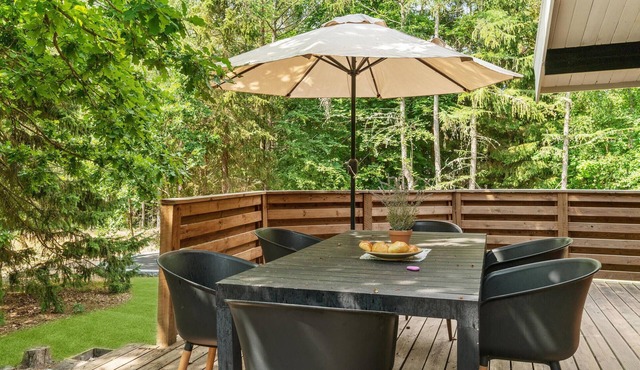 Nice home in Ebeltoft with kitchen