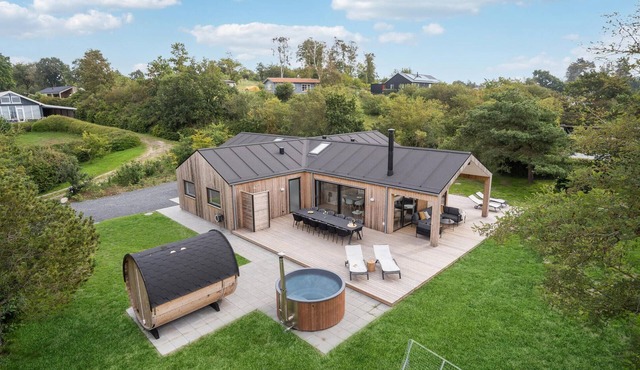 Nice home in Ebeltoft with sauna