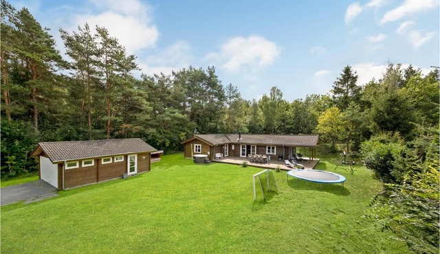 Nice Home In Ebeltoft With 4 Bedrooms