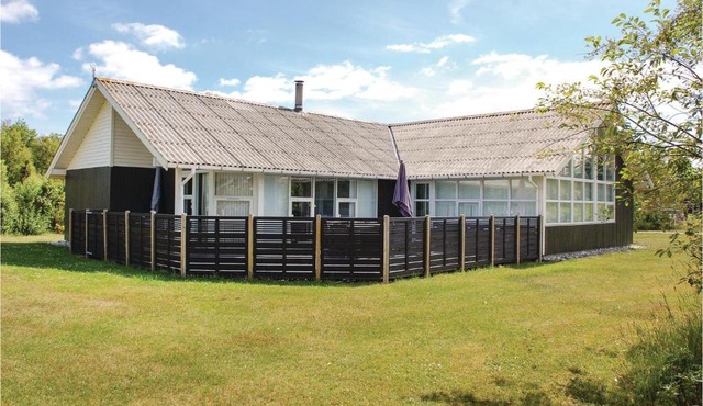 Nice Home In Ebeltoft With 3 Bedrooms, Sauna And Indoor Swimming Pool