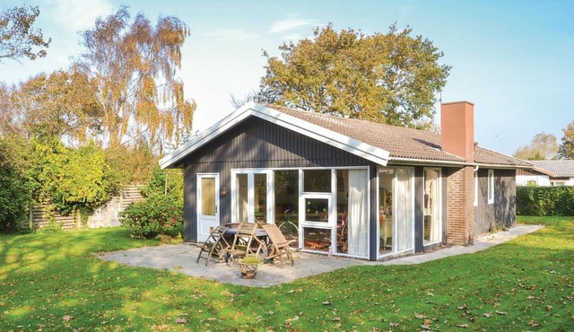 Nice home in Esbjerg V with WiFi