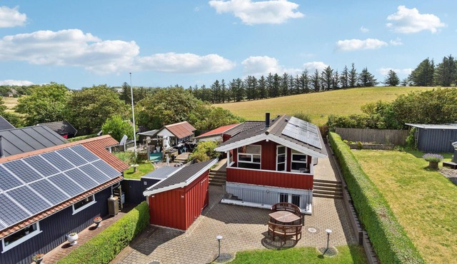 Nice home in Esbjerg V with WiFi